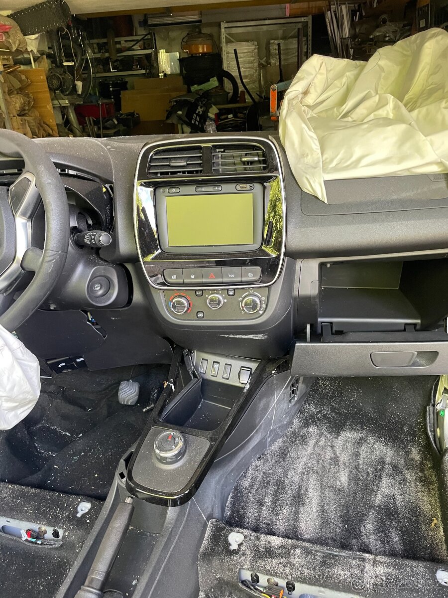 Prodám díly Dacia Spring - 2