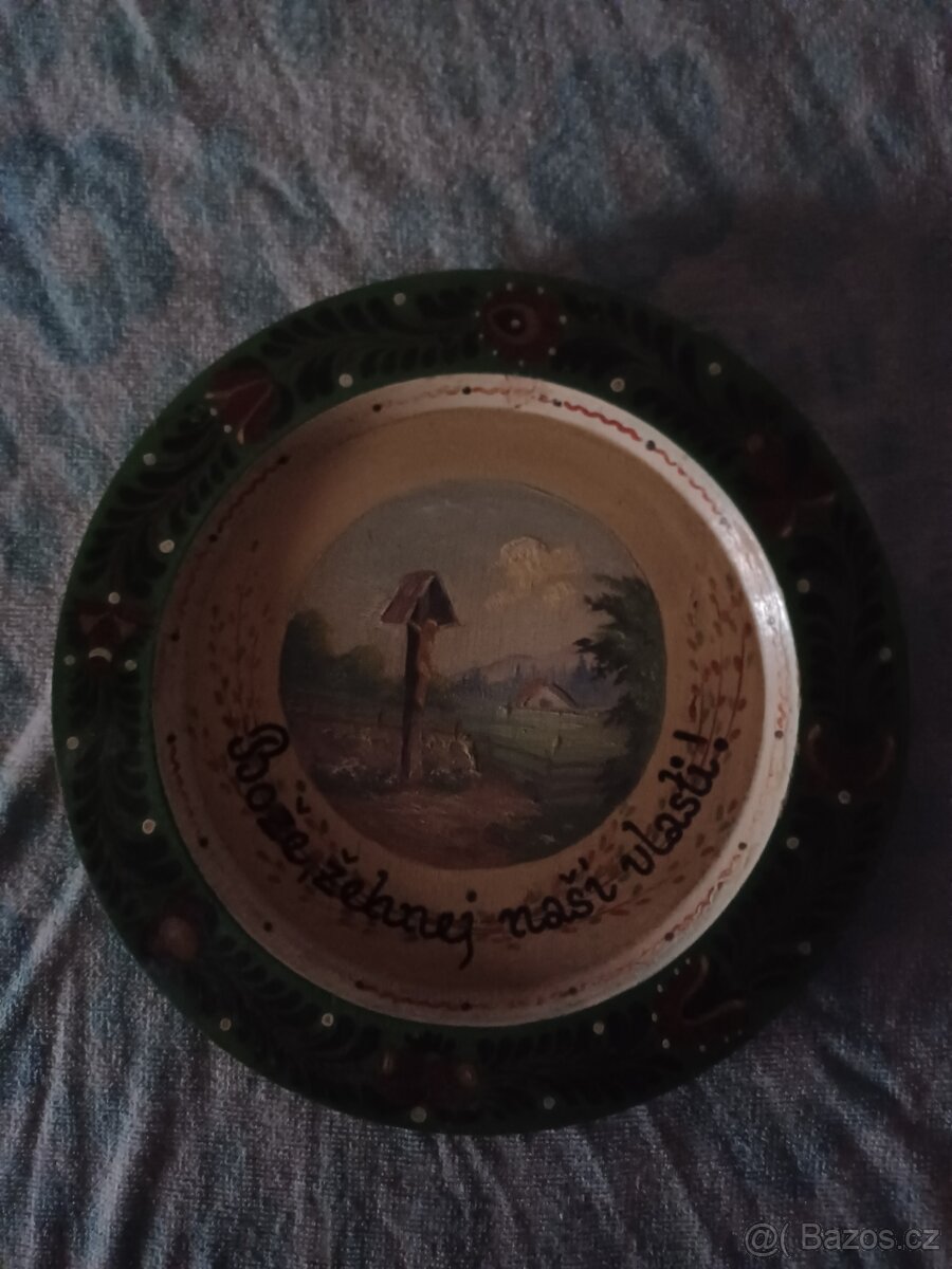 Dřevěný ozdobný talíř. - 2