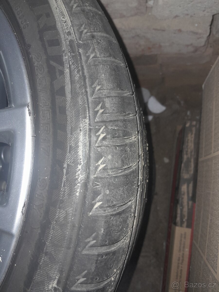Audi 225/45-17 - 2