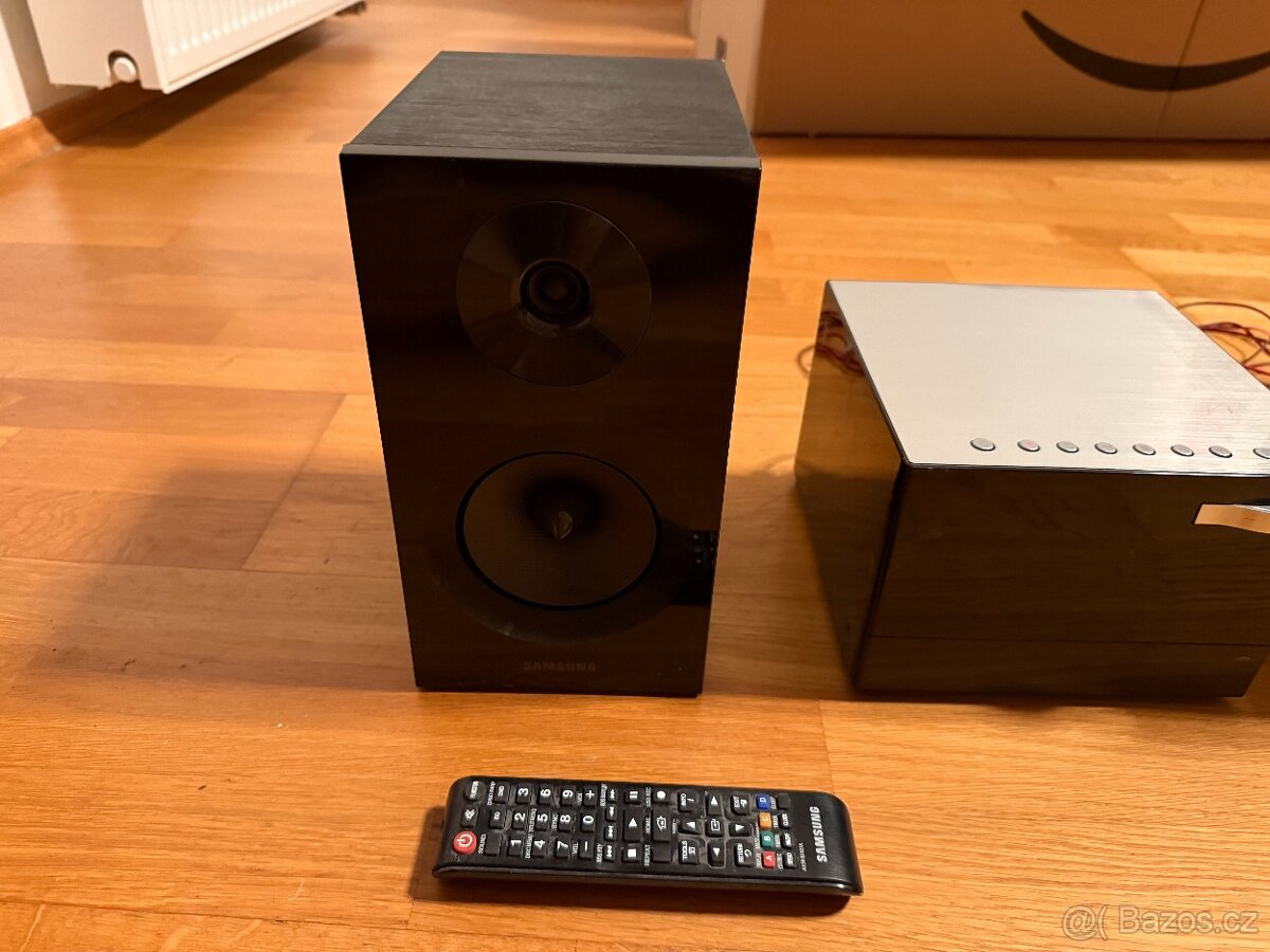 DVD/CD mikrosystém SAMSUNG MM-E330D - 2