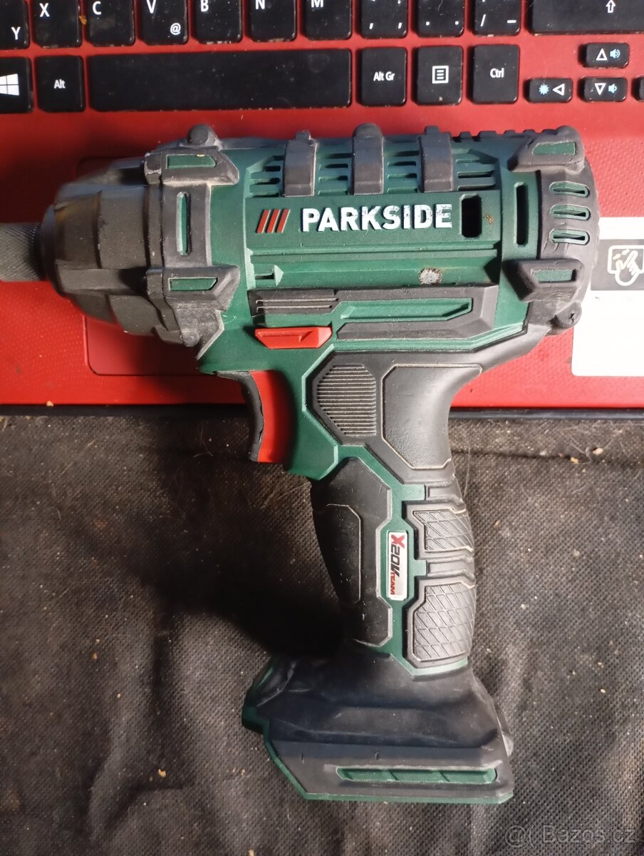 Razovak parkside . - 2