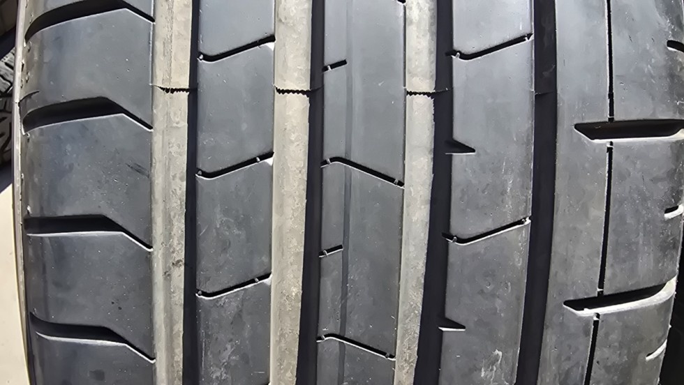 Letní pneu 235/50/20 Pirelli - 2