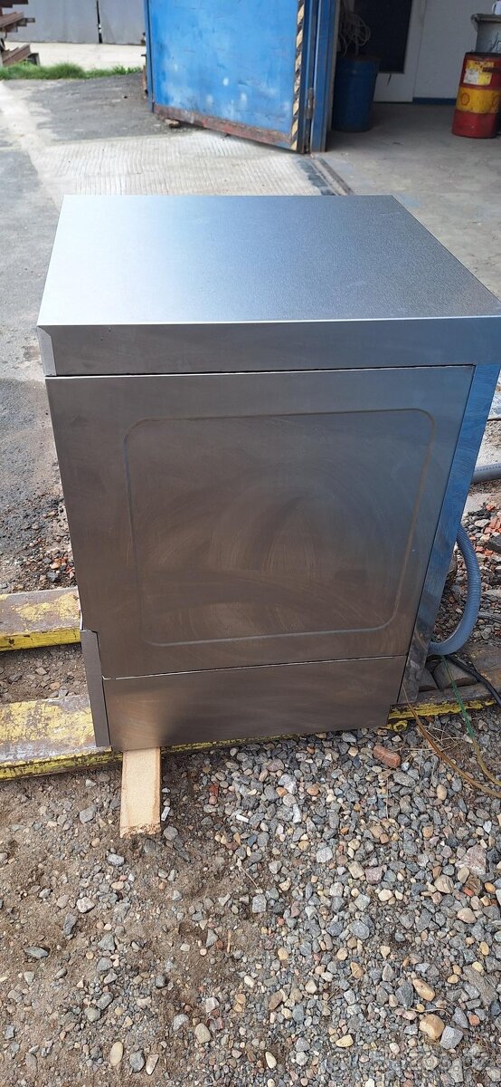 Podstolový mycí stroj HOBART ECOMAX - 2