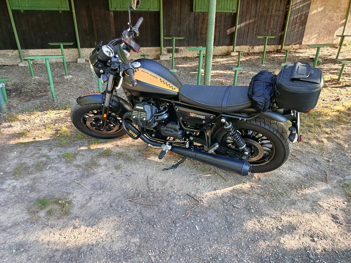 Moto guzzi v9 bobber - 2