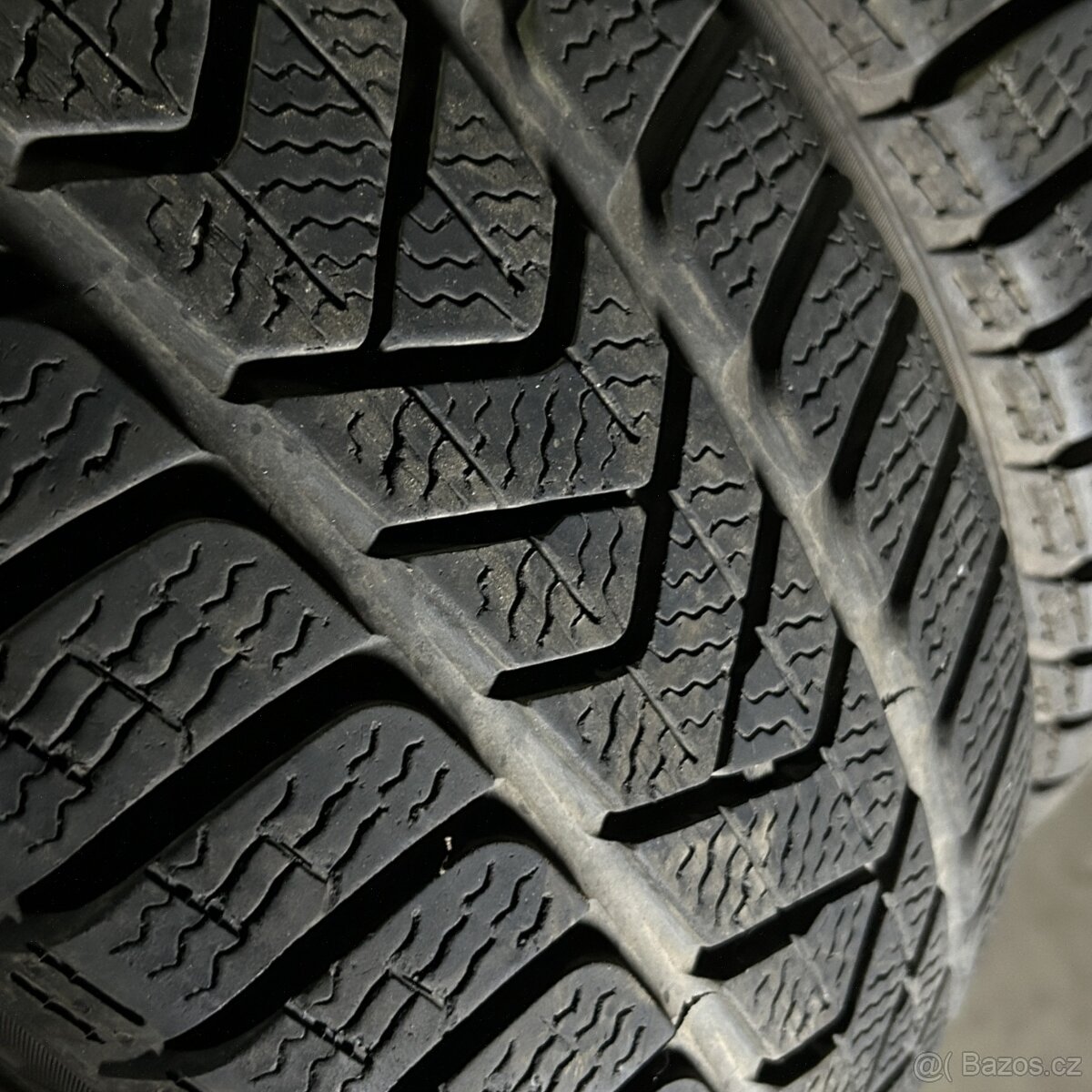 Zimní pneu 205/45 R17 88V Pirelli RF 5,5-6mm - 2