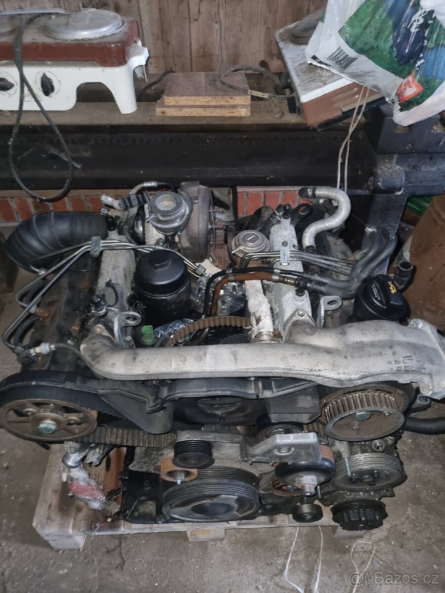 Motor a převodovka 2.5 Tdi 132kw BAU - 2