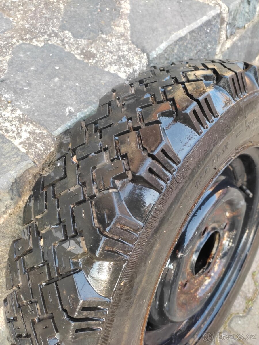 Kola na automobil škoda 100 - 2