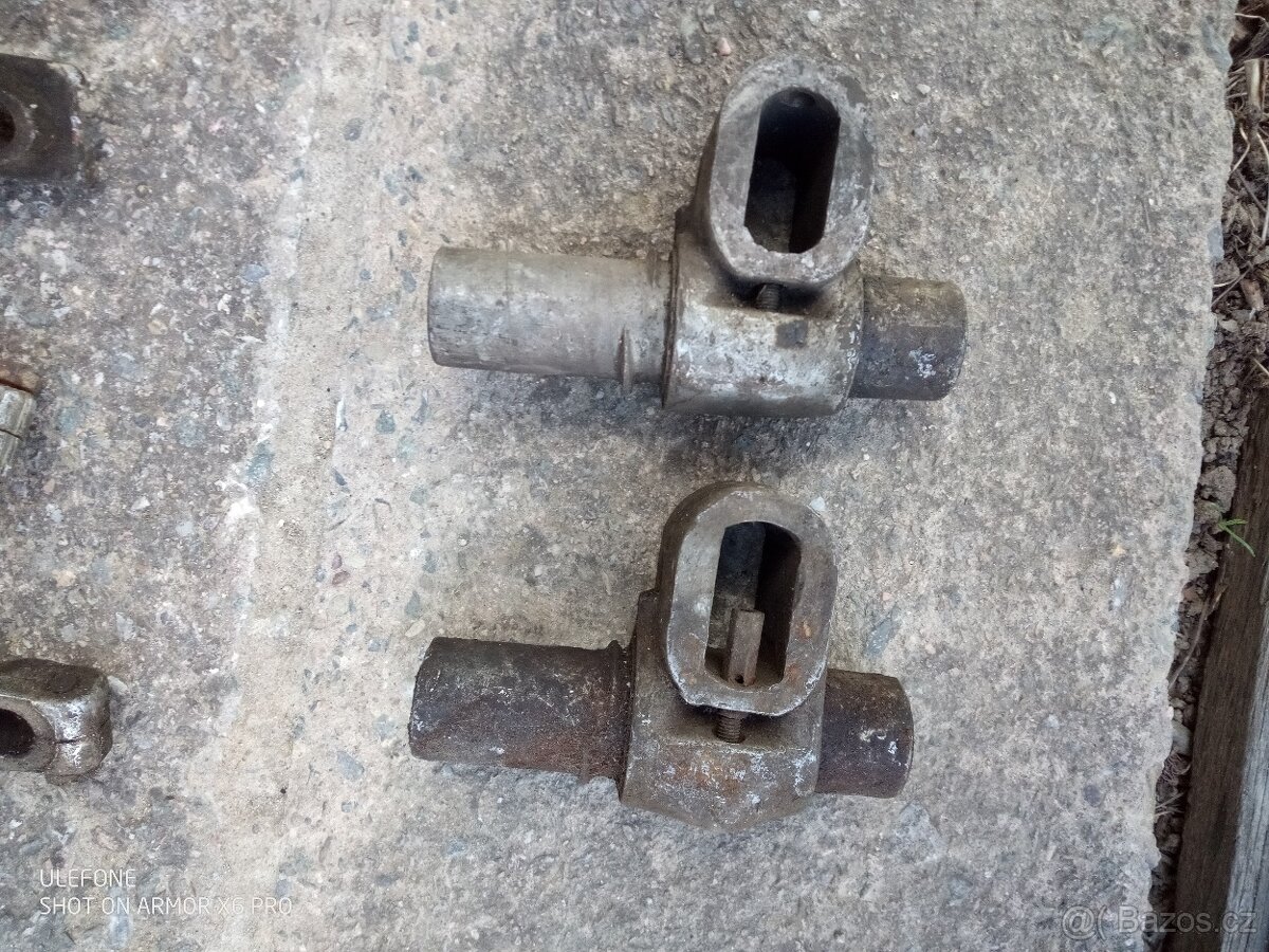 Jawa pérák, ČZ 150 C kluzáky zadního pérování - 2