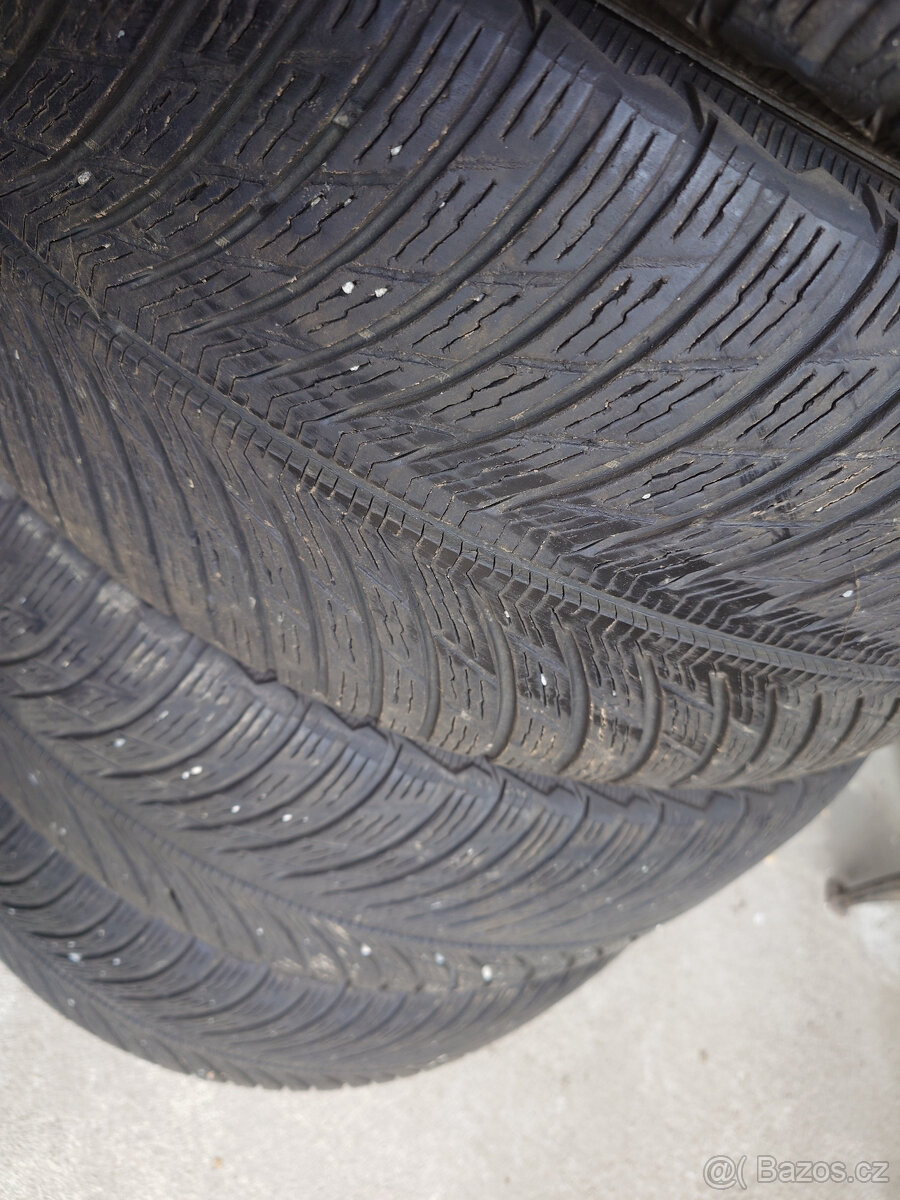 Michelin Pilot Alpin 235/50 R18. - 2