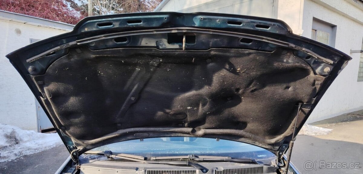 prodám kapotu na VW Boru - 2