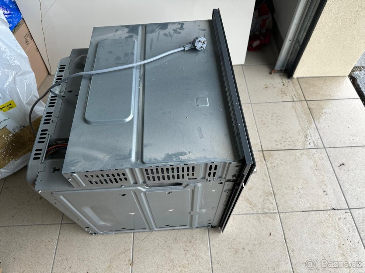 Vestavná trouba Siemens - 2
