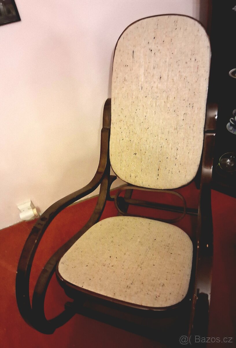 Houpací křeslo. - 2