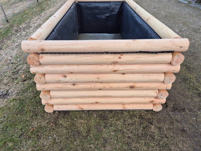 Velký vyvýšený záhon - 2