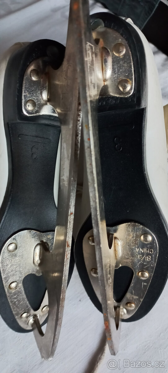 Dívčí BRUSLE 21,5 cm - Vel. 33 - 2