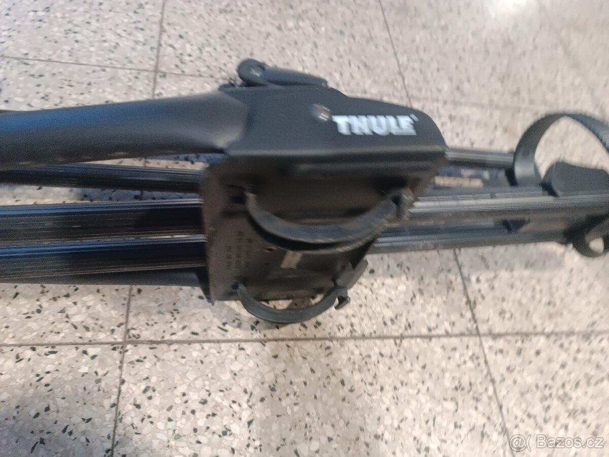 Nosiče kol Thule. - 2