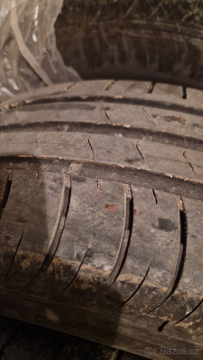 Letni pneu 195/65/R15 - 2