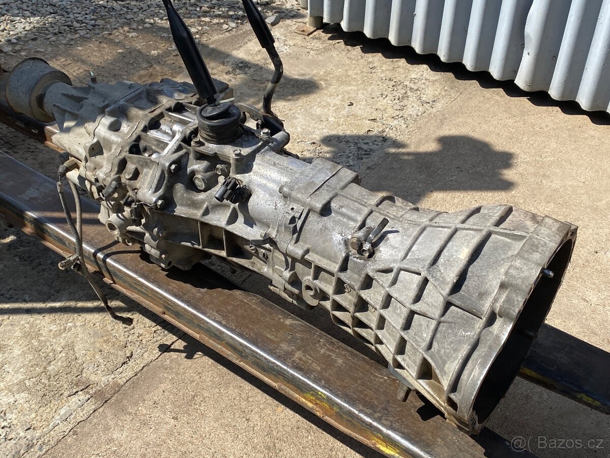 Nissan Pick-up / Navara D22 Převodovka a rozvodovka 2.5TD - 2