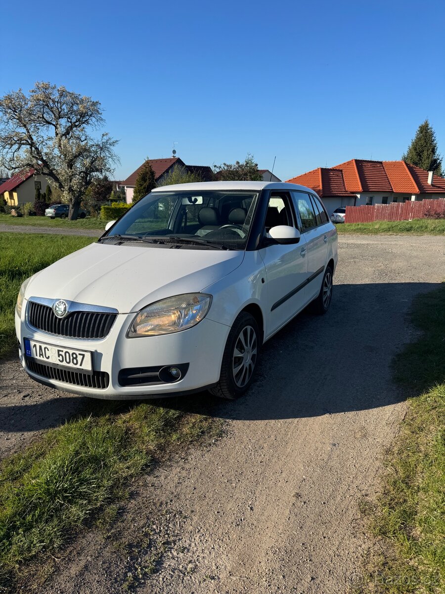 Škoda fabia 2 1.6 16v - 2
