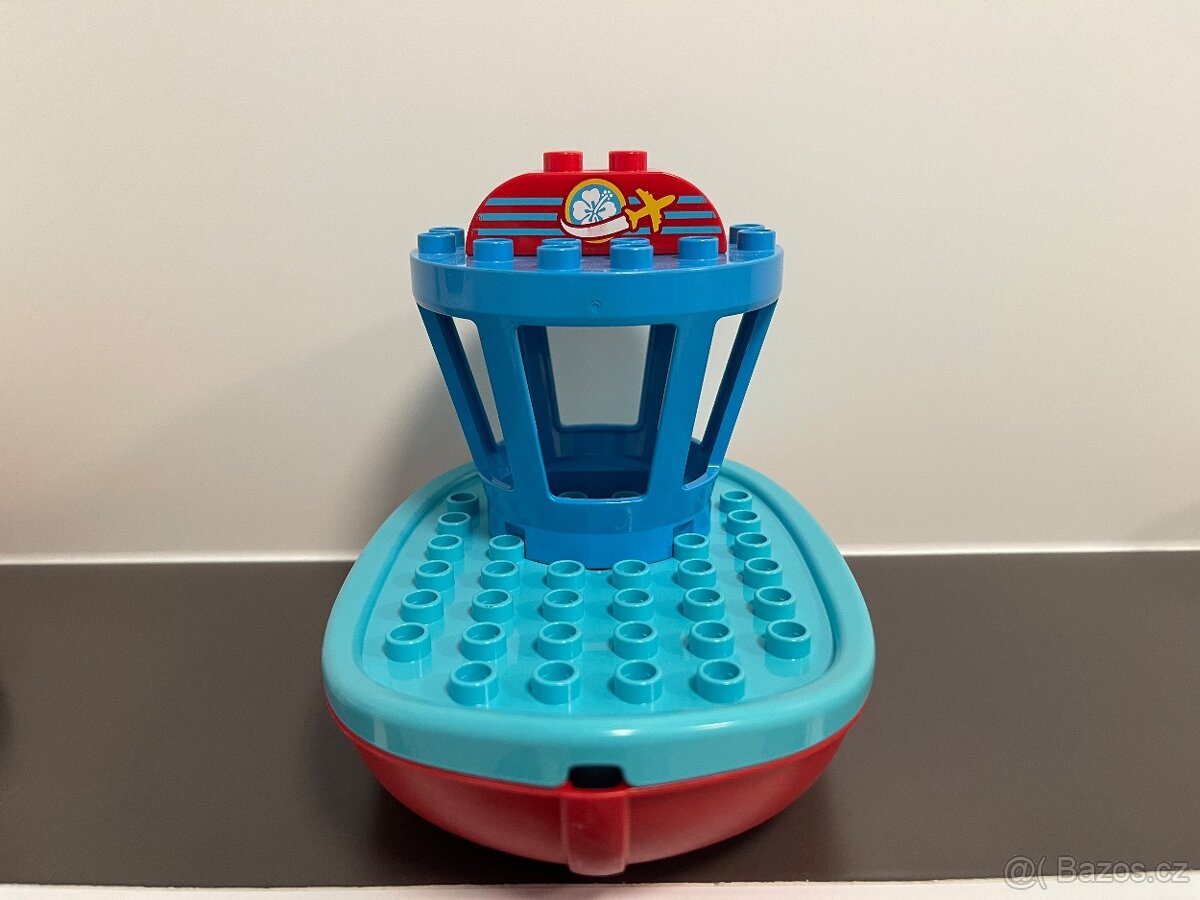 Lego Duplo letadlová loď - 2