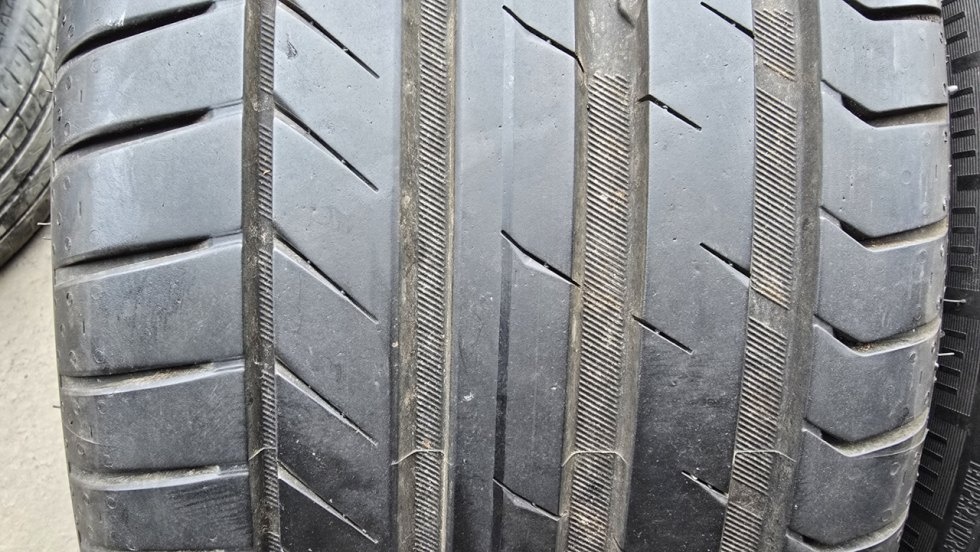 Letní pneu 225/40/18 Vredestein - 2