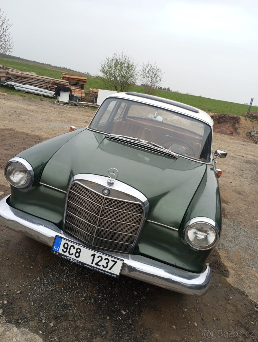 Mercedes Benz w 110 - 2