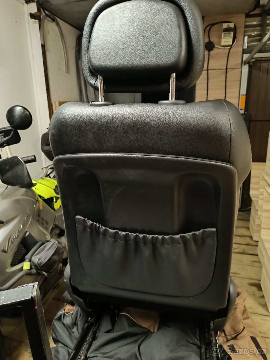 Přední sedadla w203 - 2