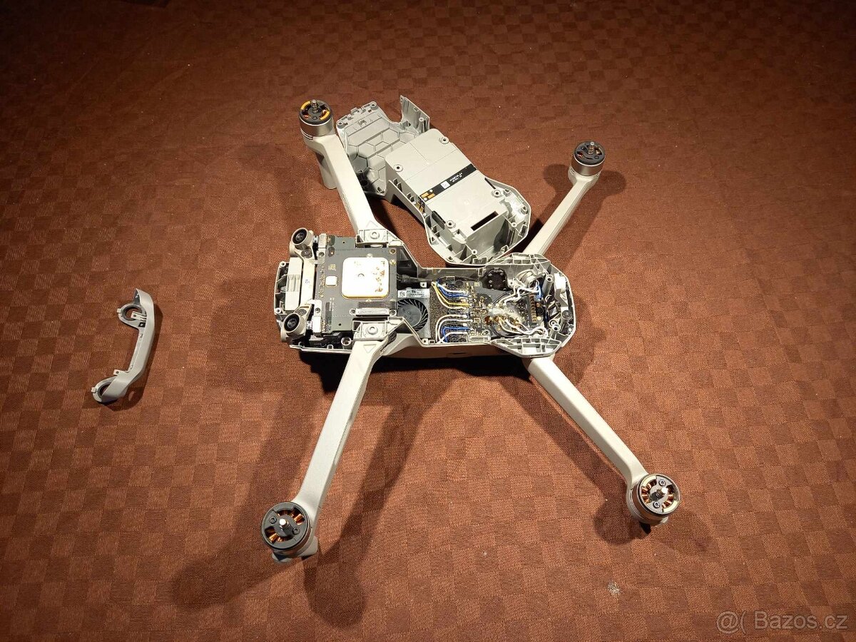 Dron DJI Mini 3 PRO + SERVIS DRONŮ, REPASE BATERIÍ - 2