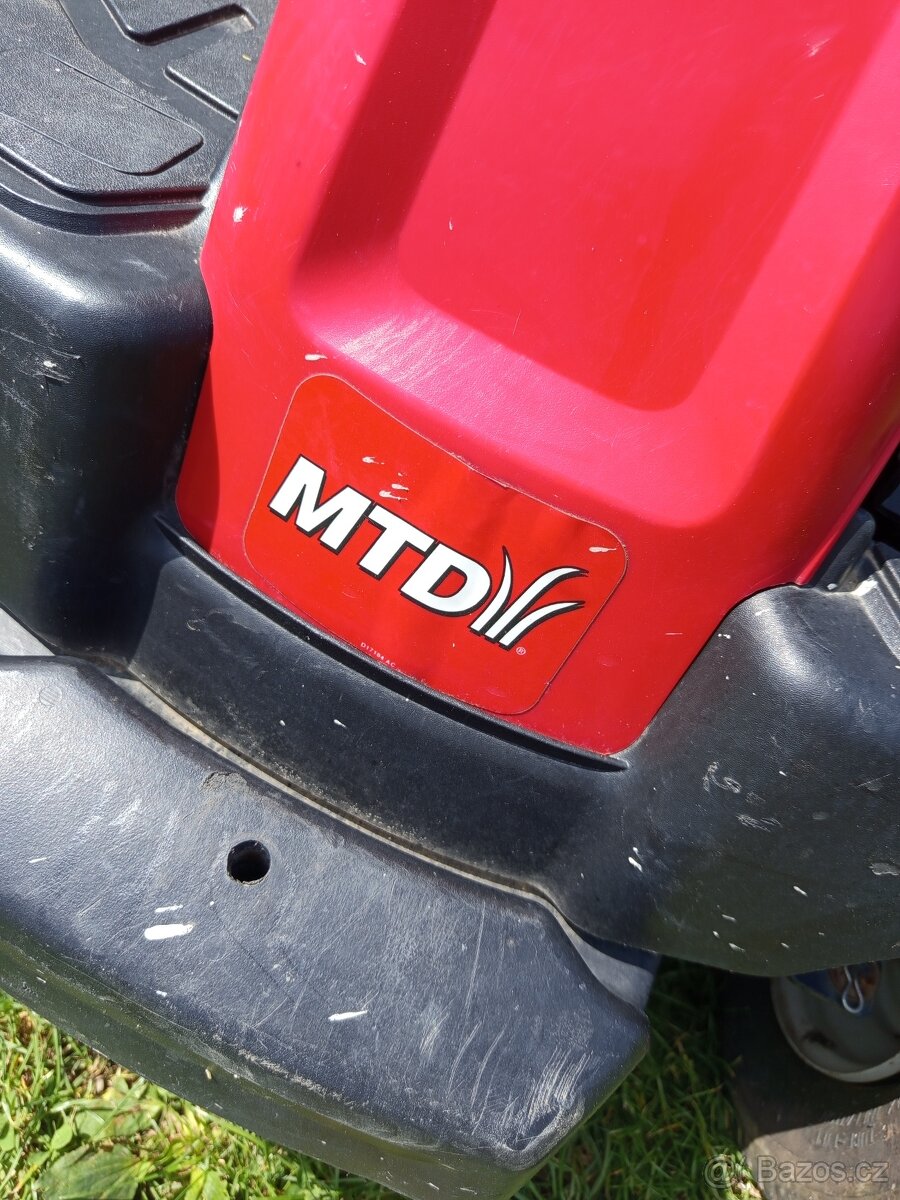 ZAHRADNÍ TRAKTUREK MTD RIDER - 2