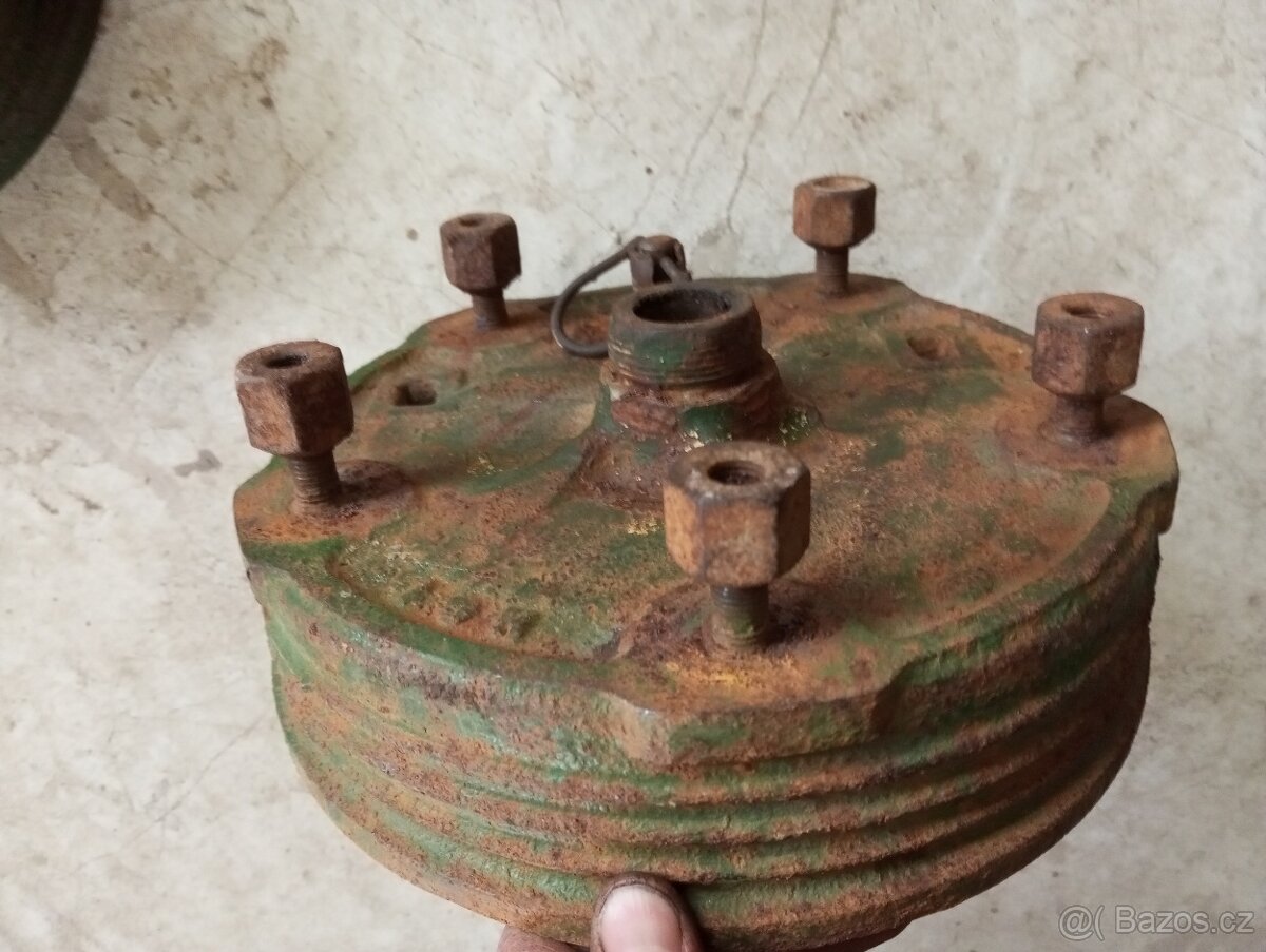 Volkswagen brouk brzdové bubny 5 šroubů - 2