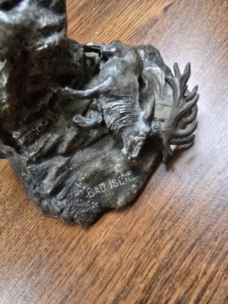 FRANTIŠEK JOSEF VELKÁ KOVOVÁ SOCHA- CÍSAŘE NA LOVU - 2