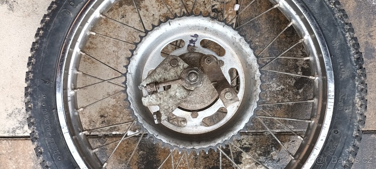 Babetta 210 - zadní kolo pěkné chromy, zánovní pneu - 2