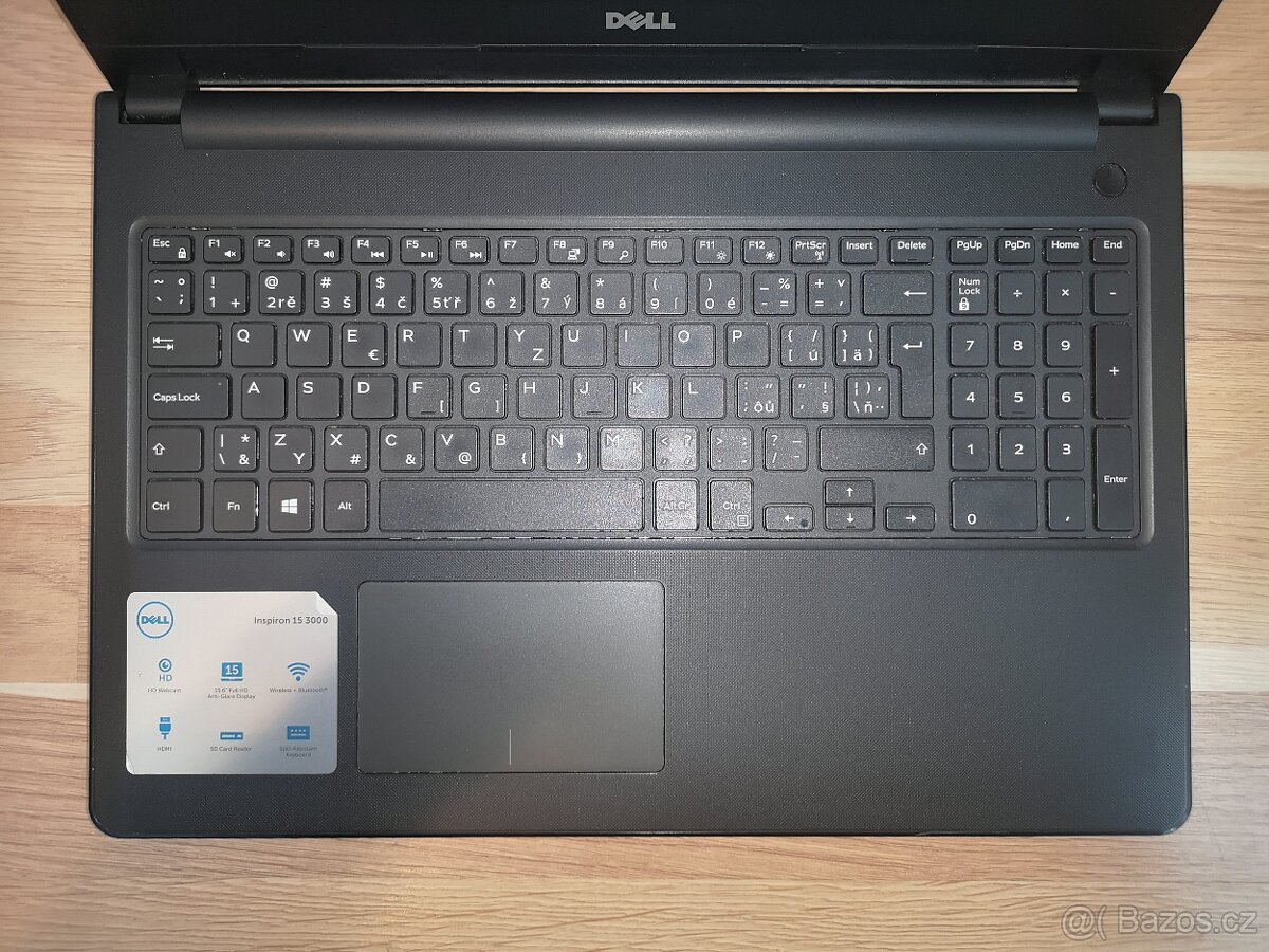 Čtyřjádrový notebook Dell Inspiron 15 3000 - 2