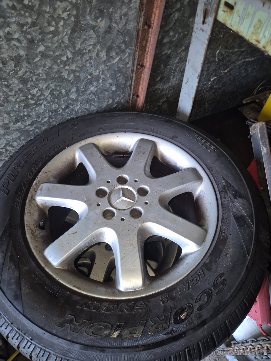 Mercedes ML W 163 / 255 60 R17 zimní - 2