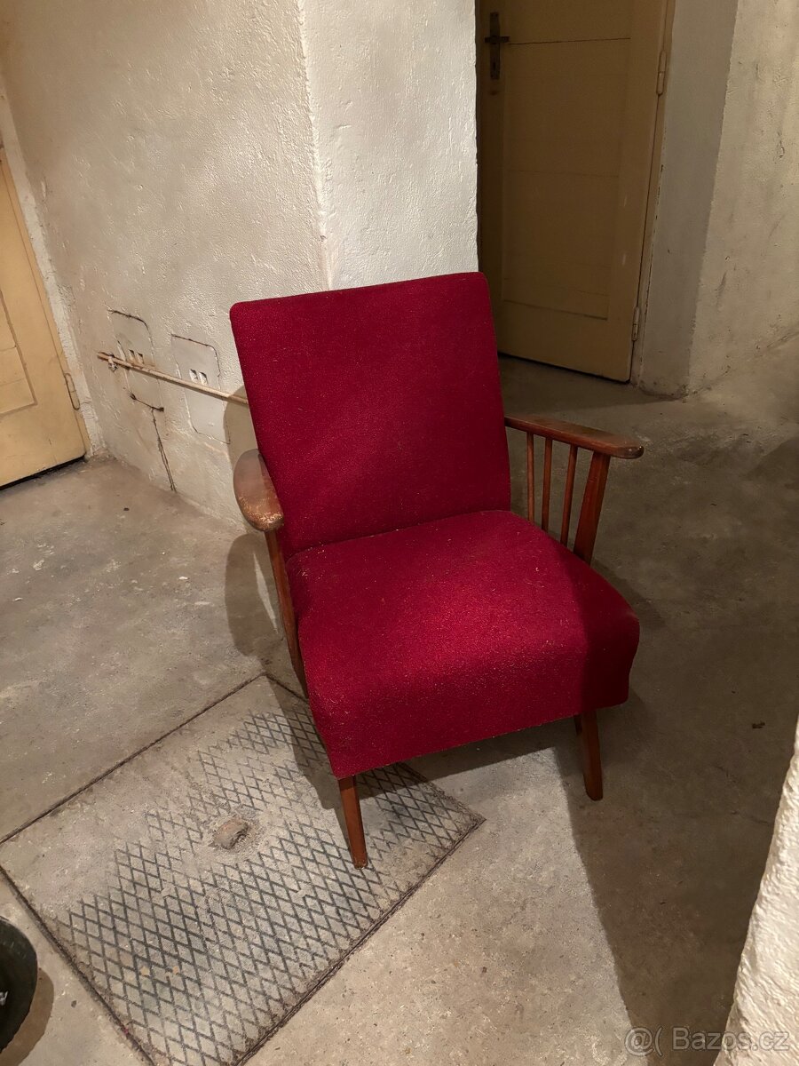 Stará křesla - dvě - 2