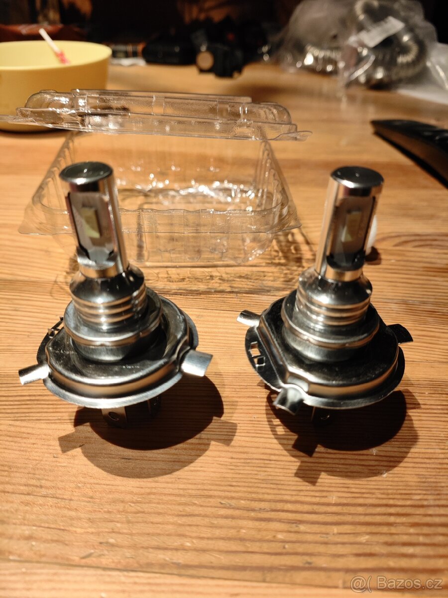 Žárovky LED H4 - 2