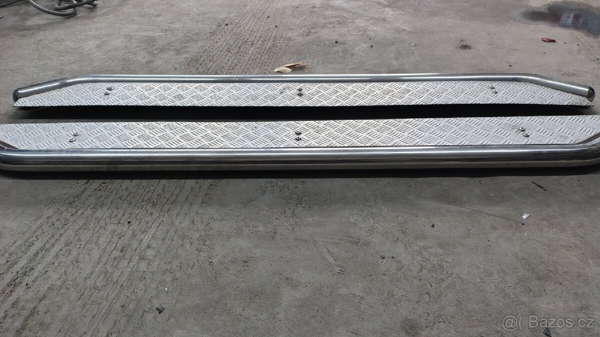 Boční nášlapy Jeep grand Cherokee Wk2 ABE (SEKO) - 2