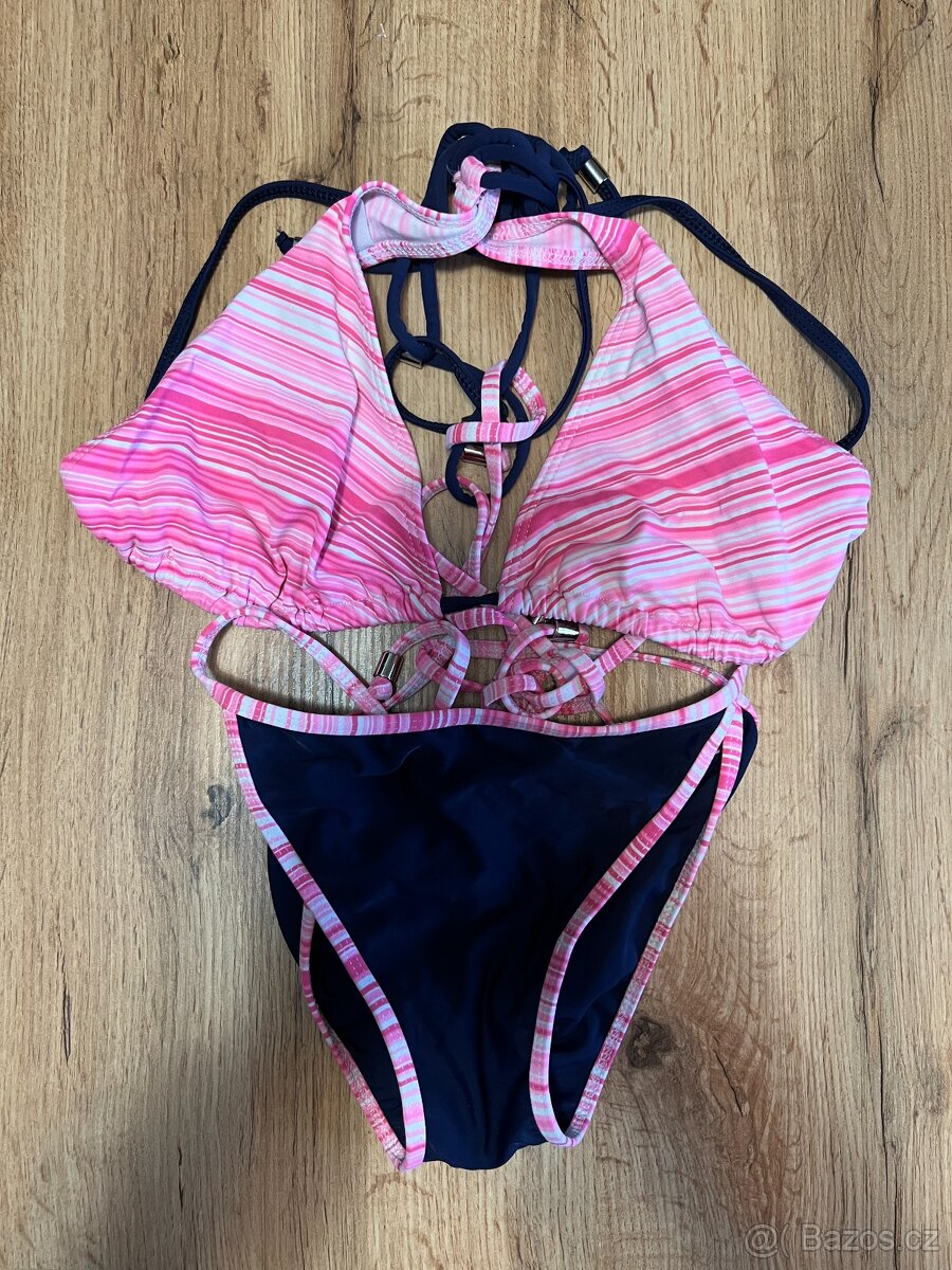 krásné dámské bikiny / dvojdílné plavky - 2