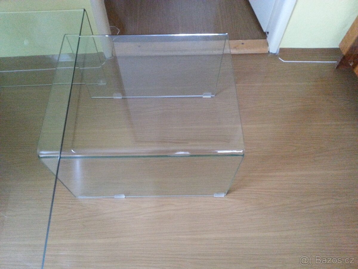 Prodám celoskleněný stůl 60 x 120 cm - 2