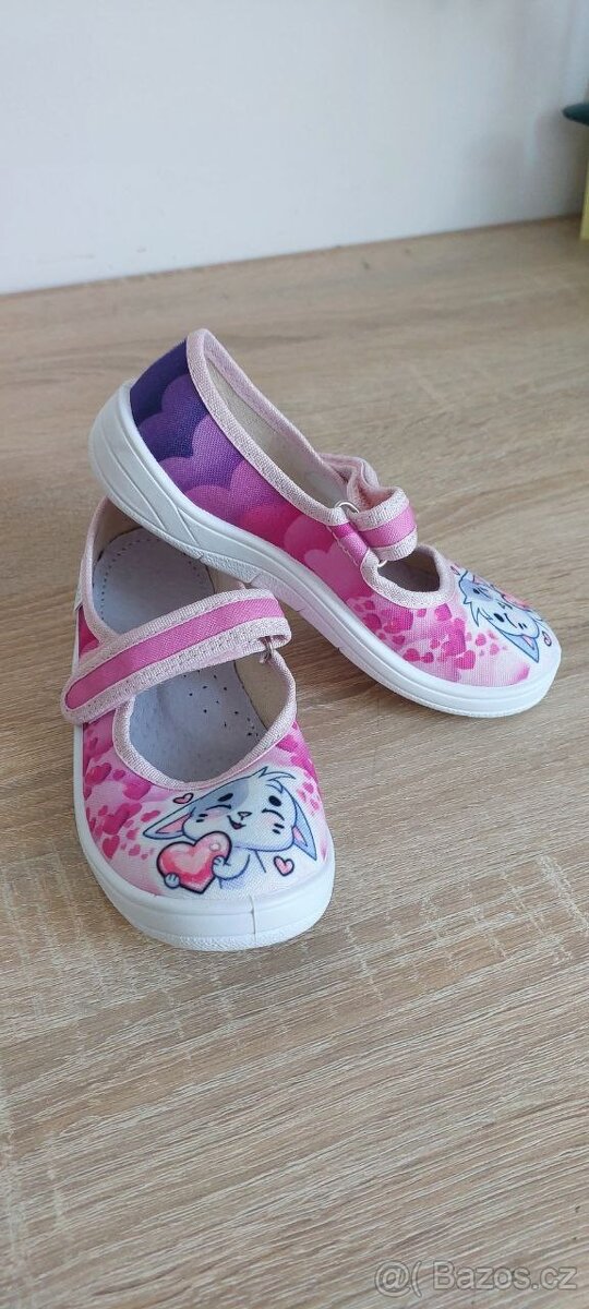 Nové bačkory pro holčičku – vel. 28 - 2