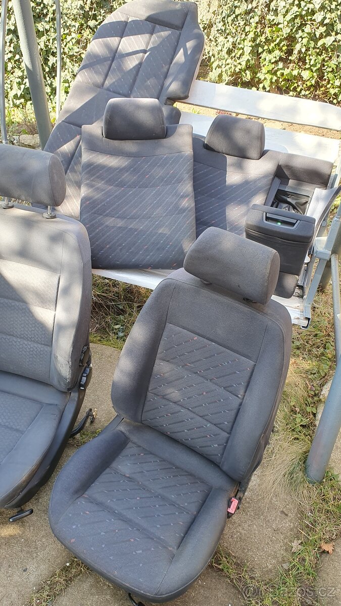Audi A4B5 limusina sedačky kompletní - 2