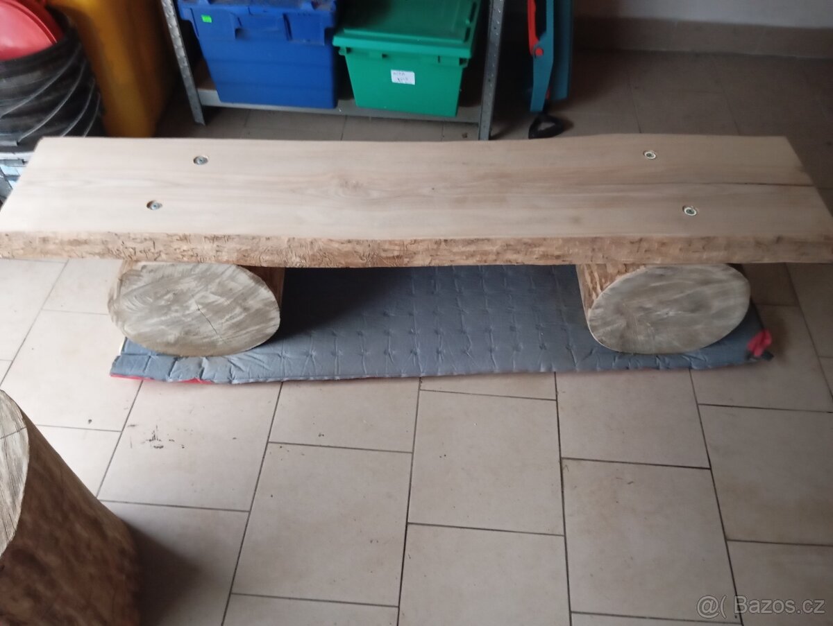 Lavičky z kulatiny - 2