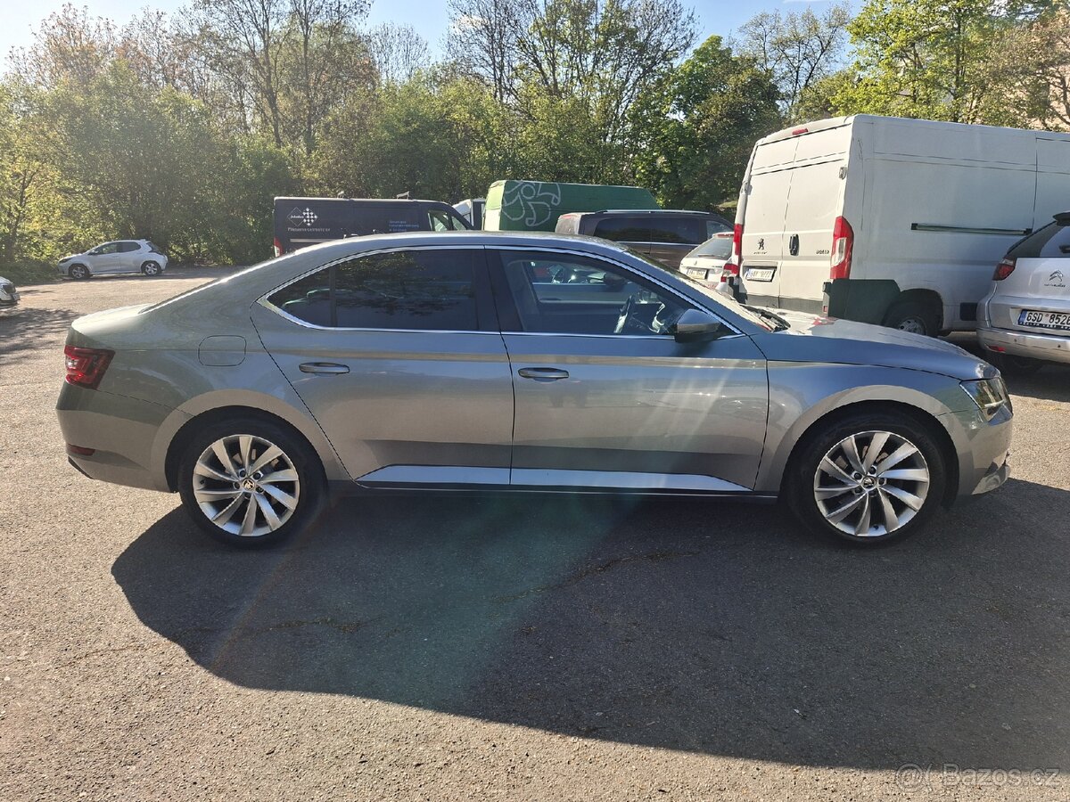 Škoda Superb - 2