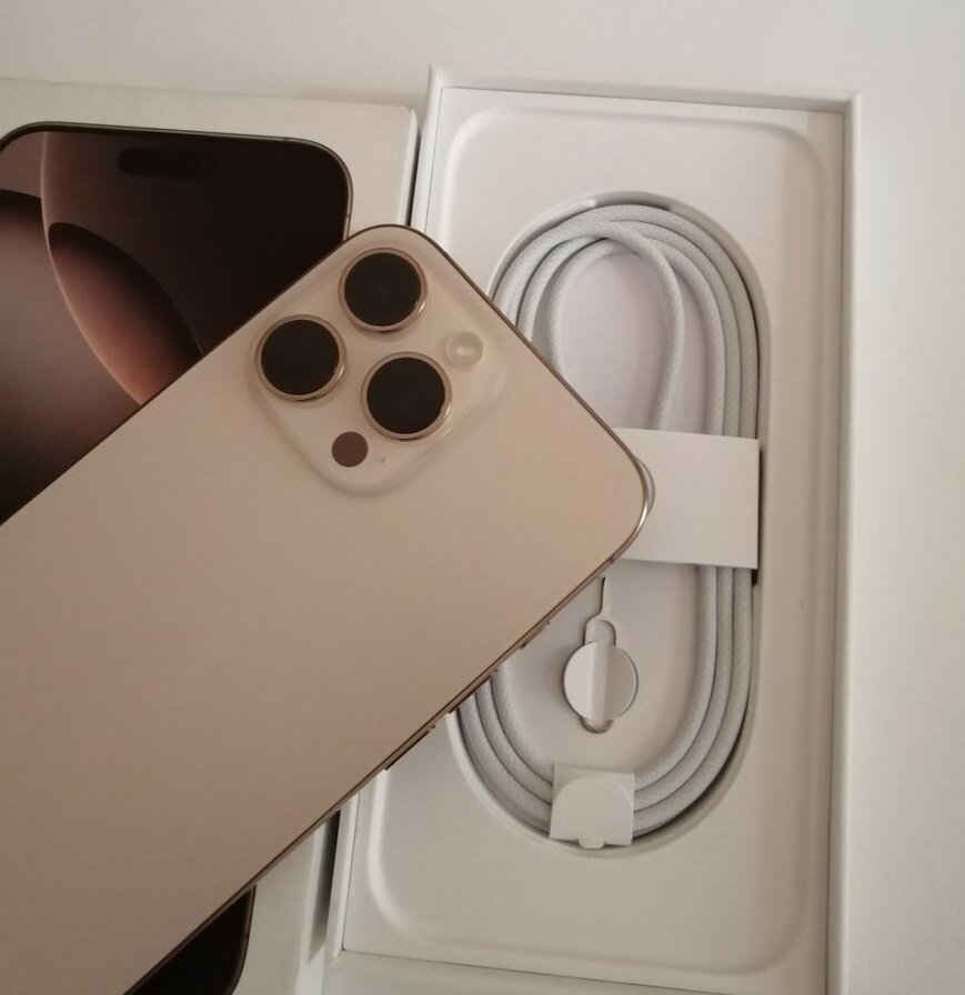 Apple iPhone 16 Pro Max 512GB, záruka 11/26 - 2
