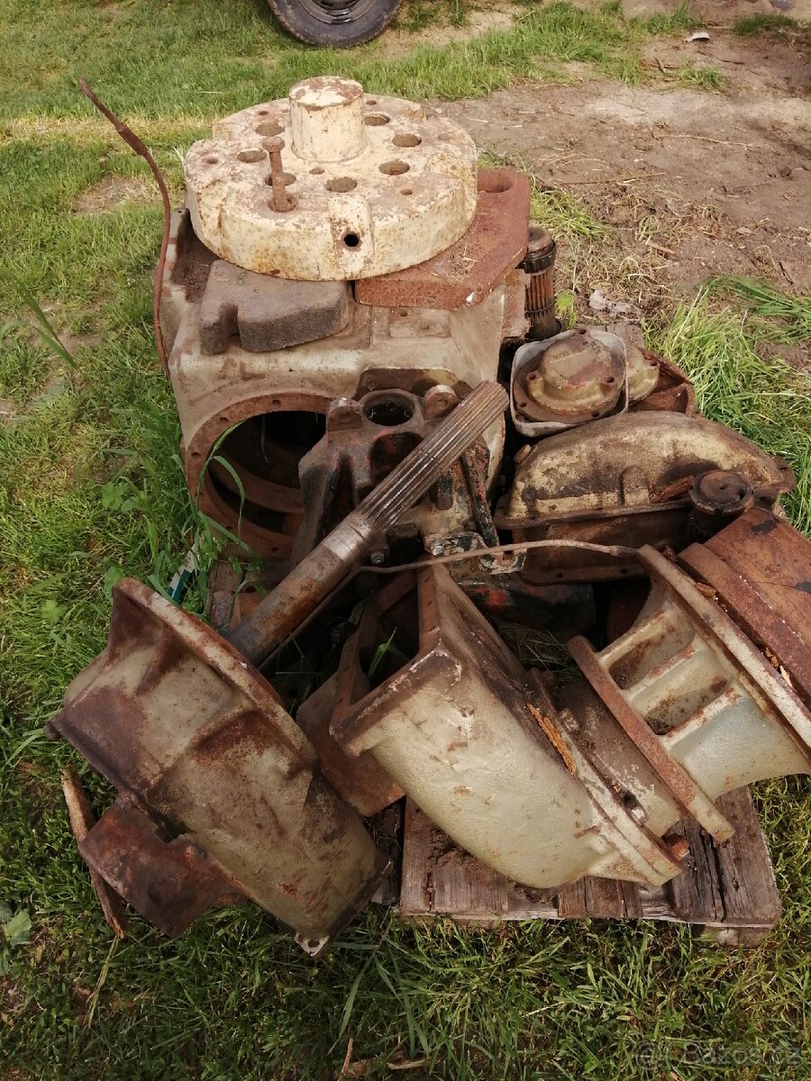 Prodám náhradní díly na zetor - 2
