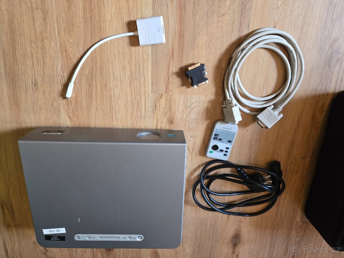 Sony VPL-CS7 projektor - 2