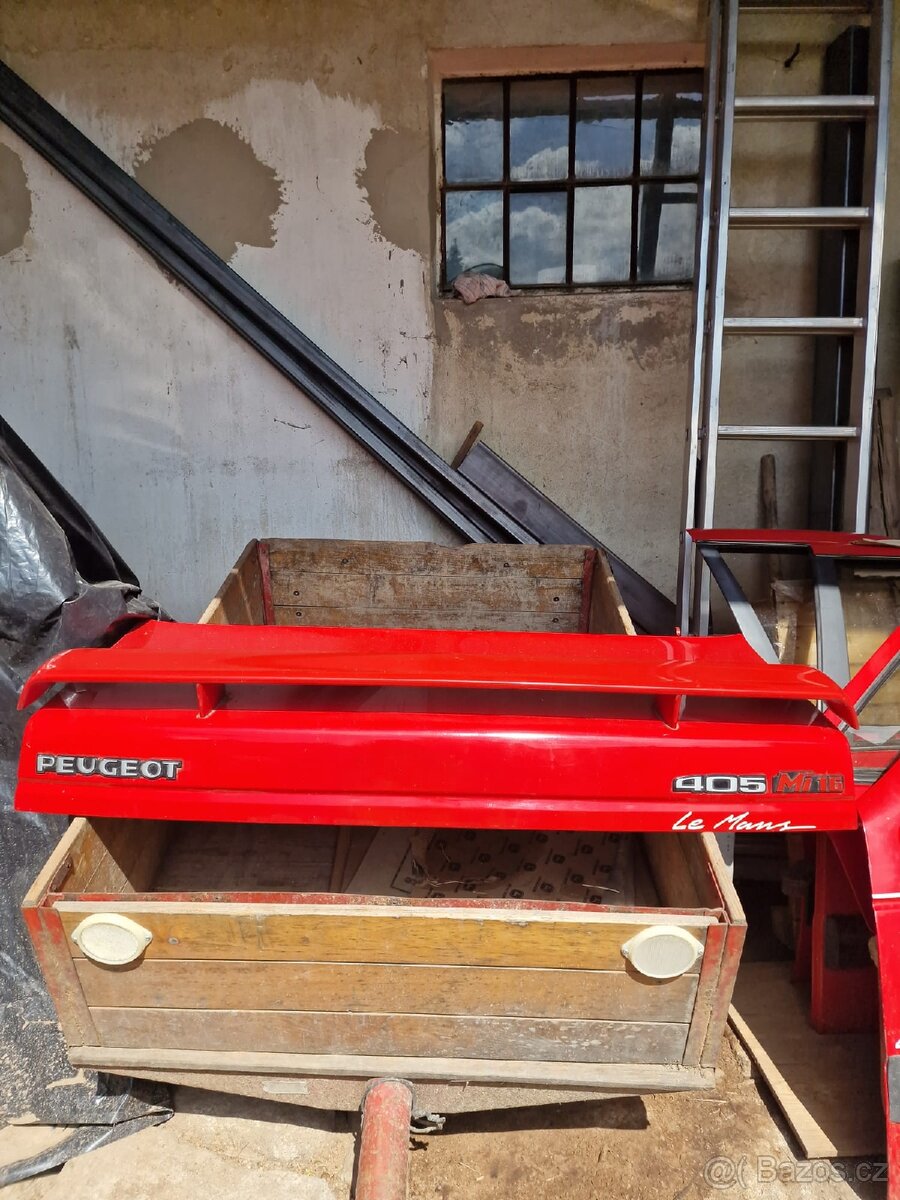 Dveře a víko zadního kufru na Peugeot 405 Mi16 - 2
