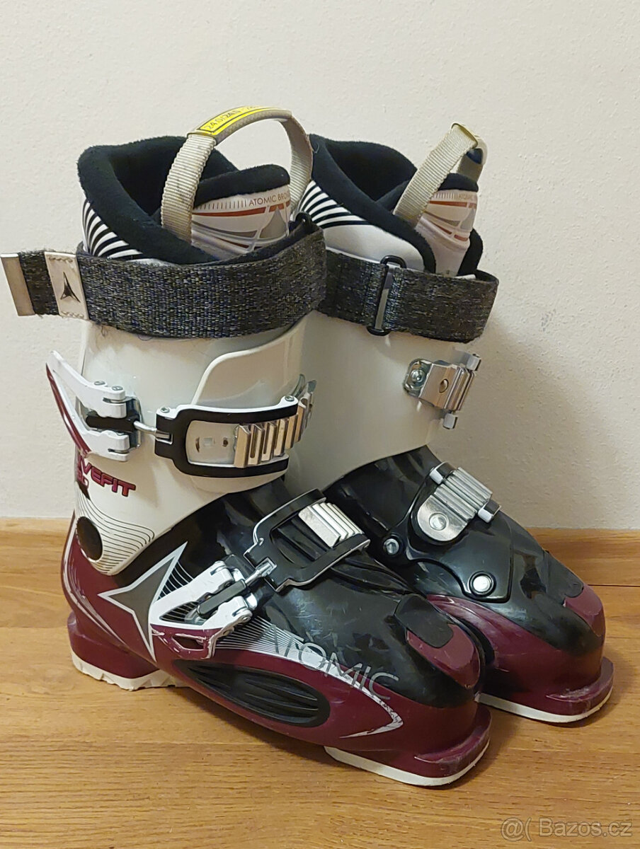 Dámské lyžáky Atomic vel. 38 (24.0 - 24.5) - 2