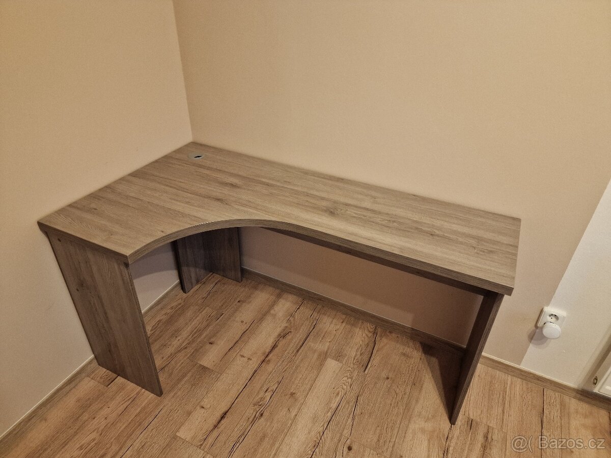 Kancelářský stůl - 2