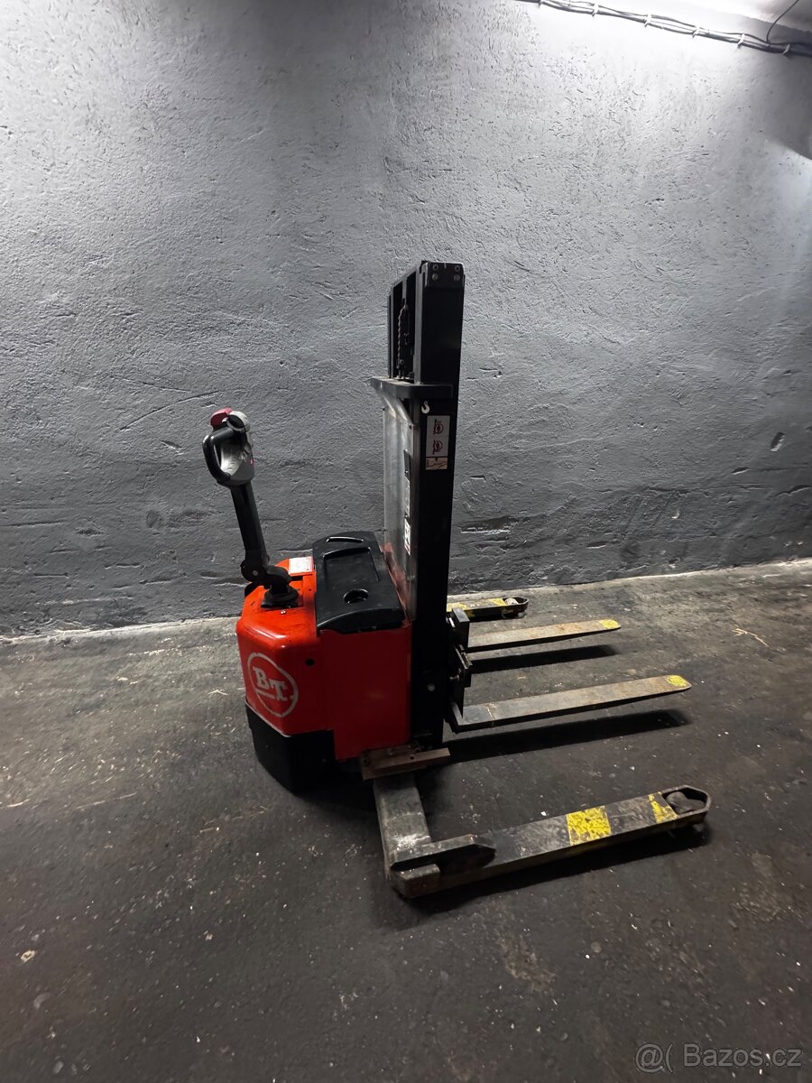 vysokozdvižný vozík na IBC za 33.000Kč - 2