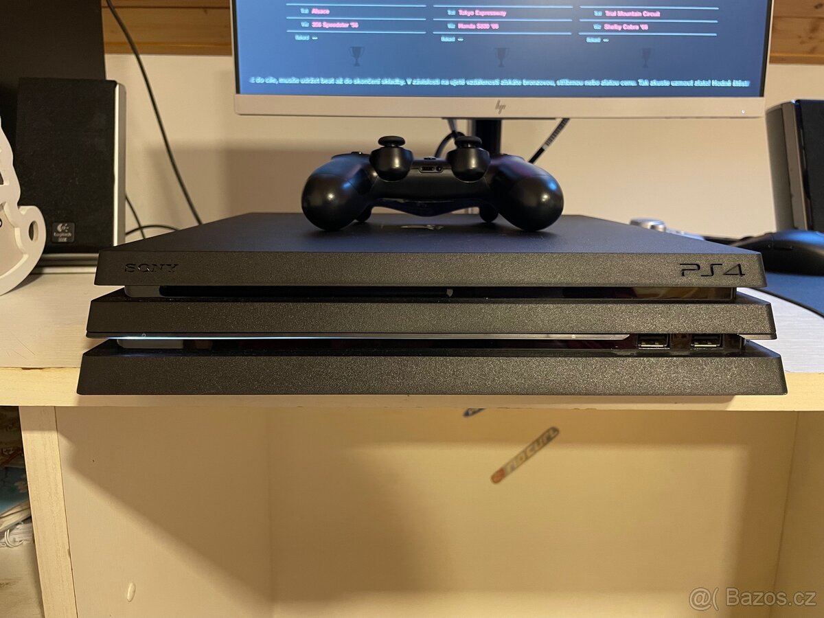 Playstation 4 PRO 1TB - 2